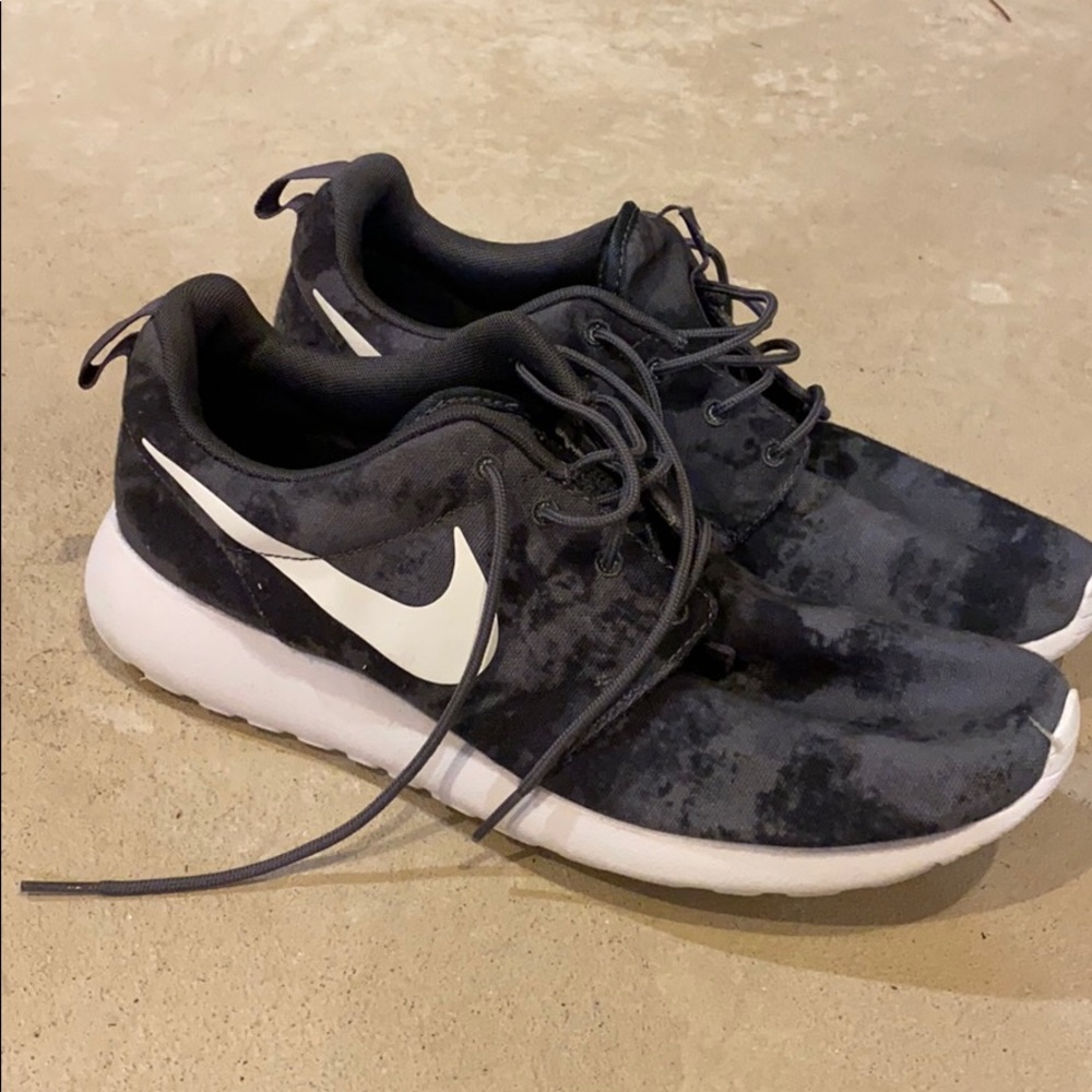 Men’s Nike Rosherun Print Shoes